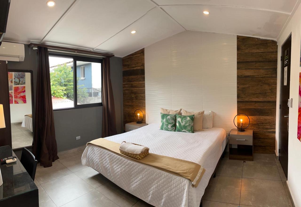 Hotel Boutique Valverde Santa Elena San Salvador Eksteriør billede